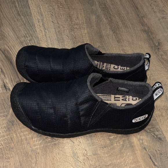 Keen Howser Mens Black Quilted Slip On fleece Lined Shoes size 8 main image 8